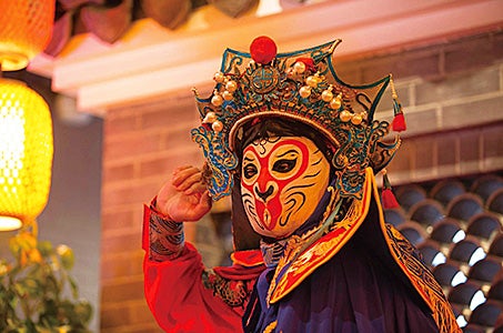 さいたま新都心発 横浜中華街春節祭と横浜夜景ミニクルージング 日帰り 中国の伝統芸能変面ショー付き!1